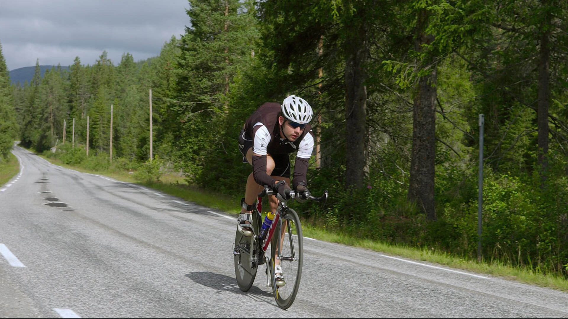姆巴佩在SKT比赛中连败，高光表现引发热议！